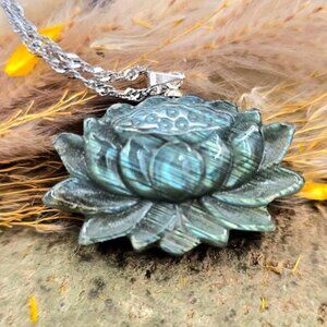 Nature Labradorite Carved Flashy Lotus Flower Pendant Necklace